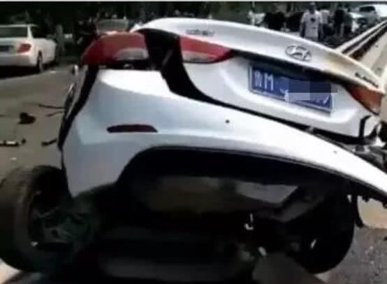 它一举成名 价值上亿 的车祸,比做广告还值钱 人人点赞